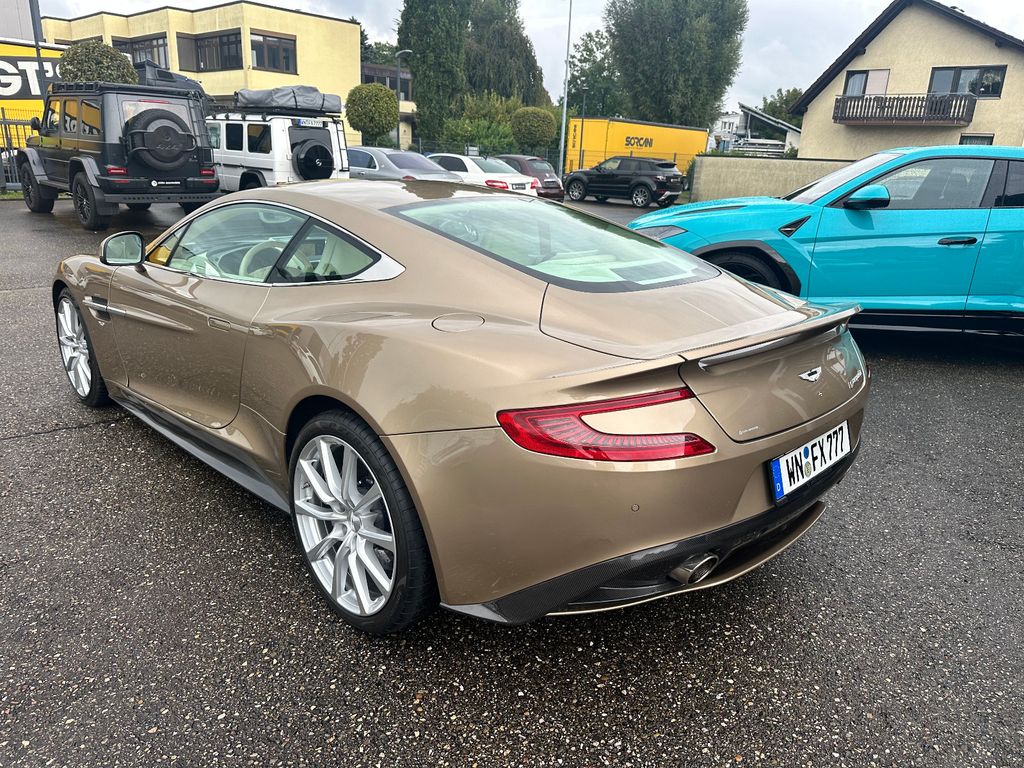 Aston Martin Vanquish 2012