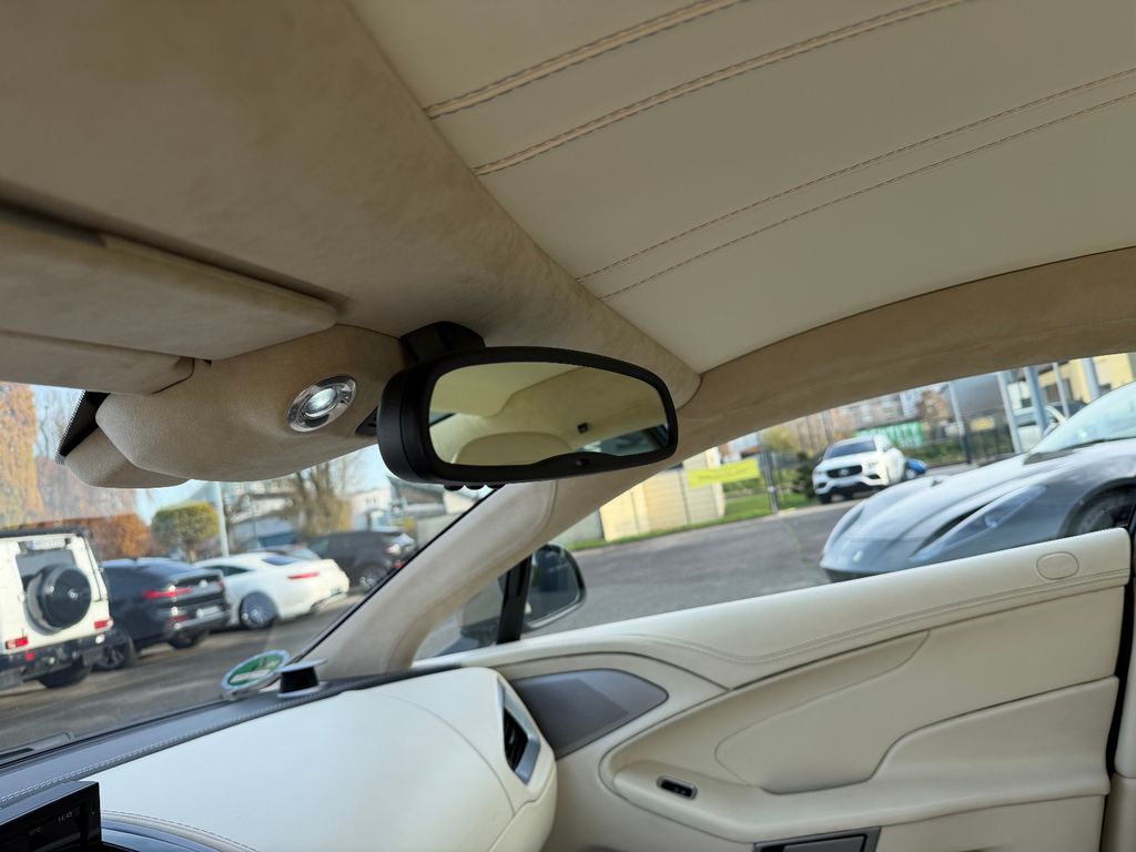 Aston Martin Vanquish 2012