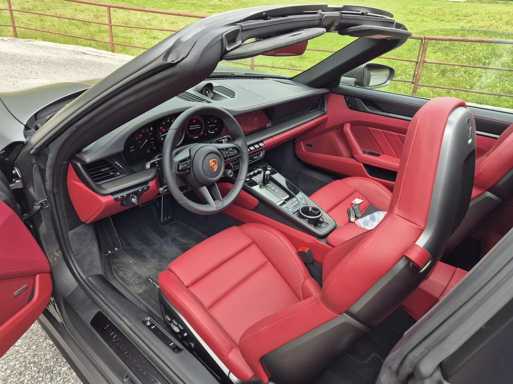 Porsche 992 2025