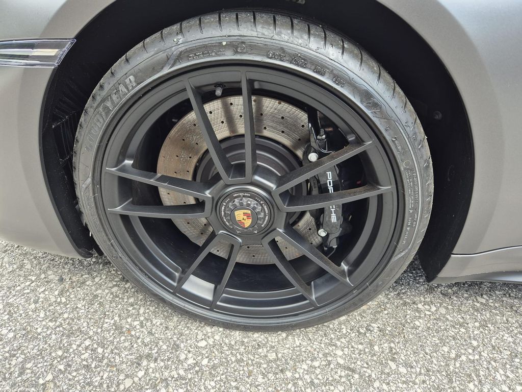 Porsche 992 2025