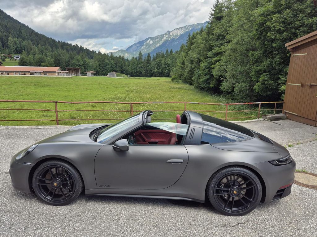Porsche 992 2025