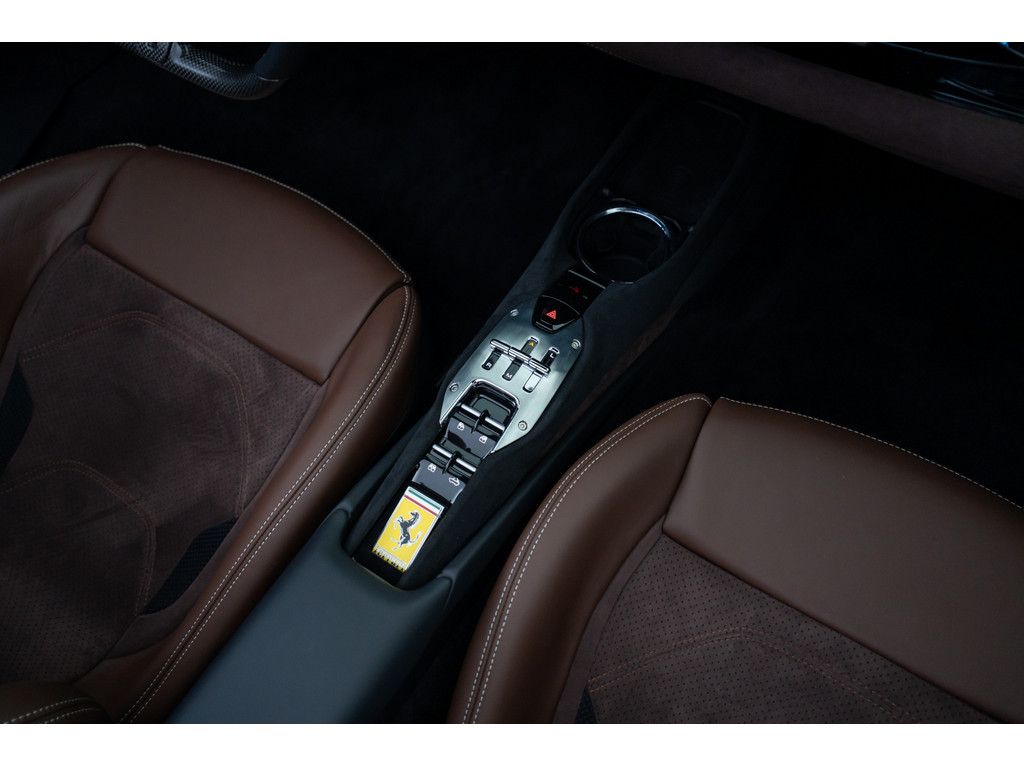 Ferrari 296 GTS 2024