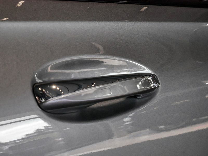 Mercedes-Benz B 200 2025