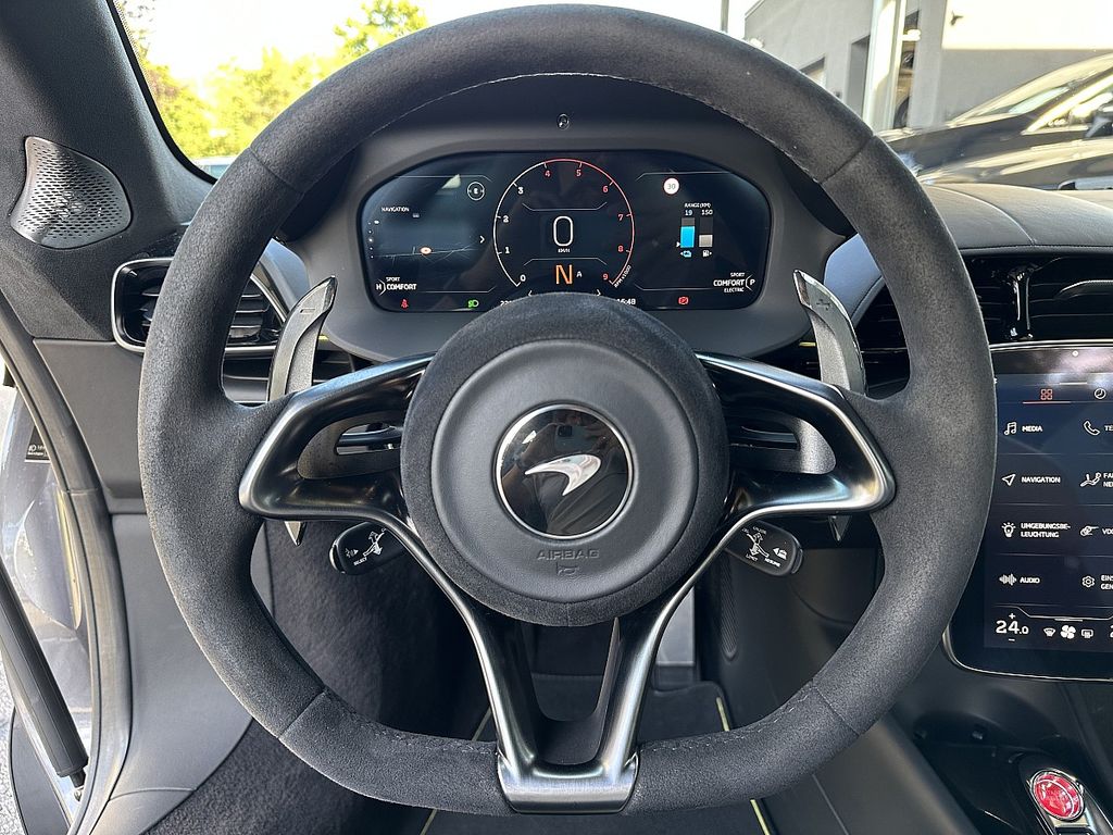 McLaren Artura 2023