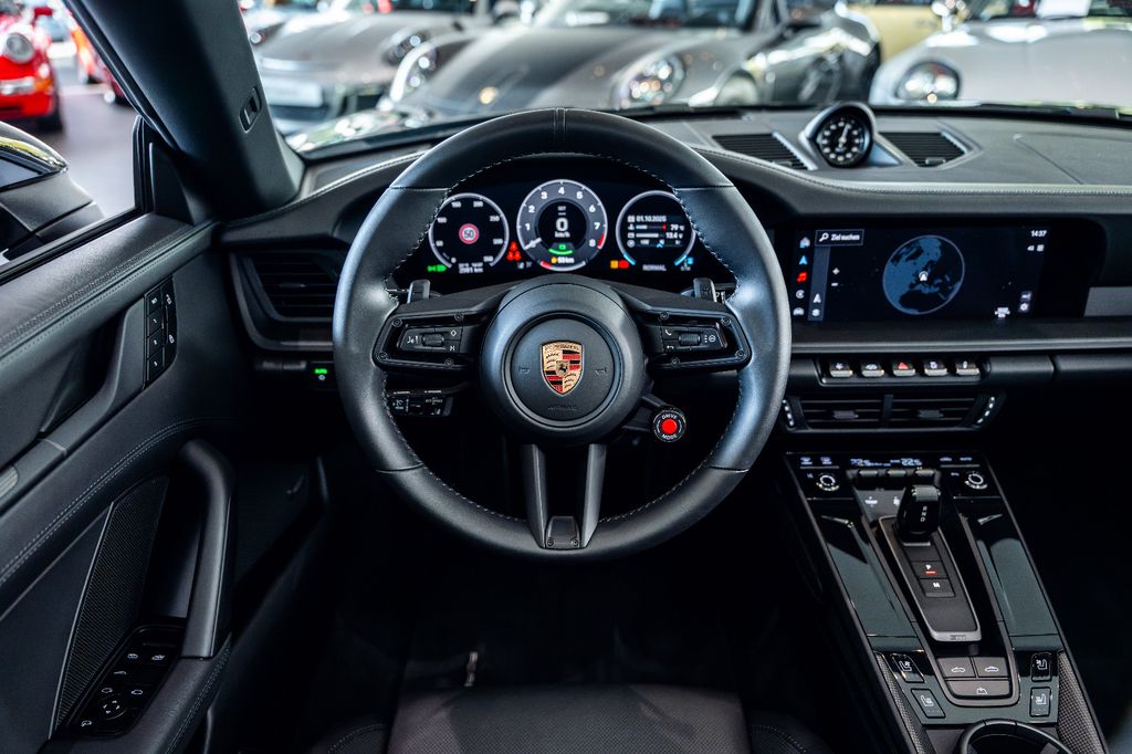 Porsche 992 2025