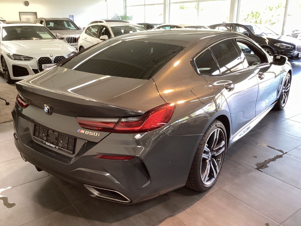 BMW M850 2021