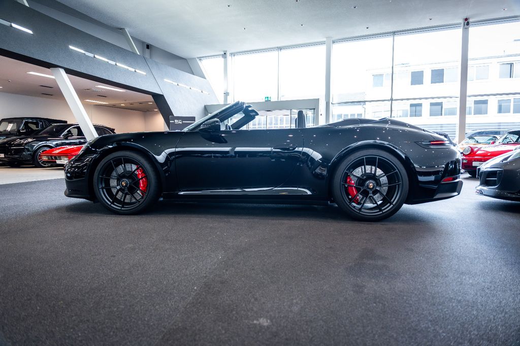 Porsche 992 2025
