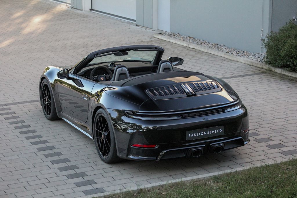 Porsche 992 2025