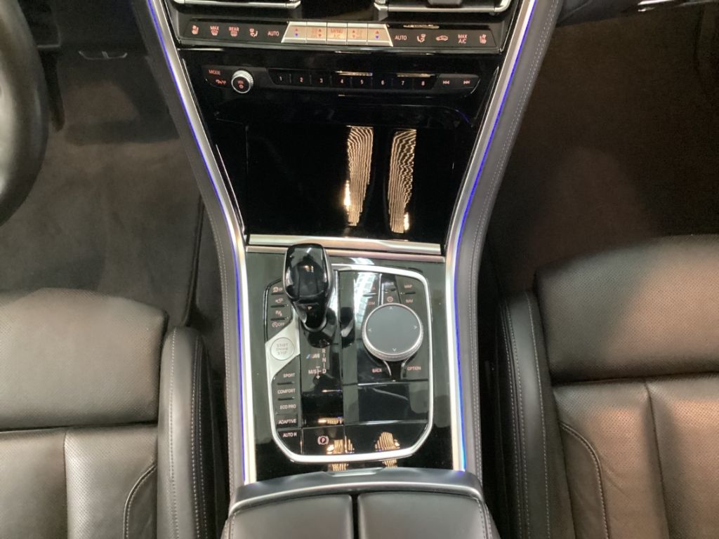 BMW M850 2021