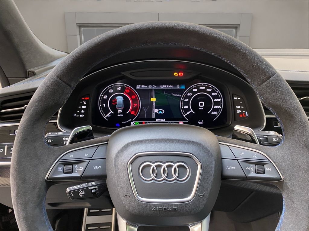 Audi RSQ8