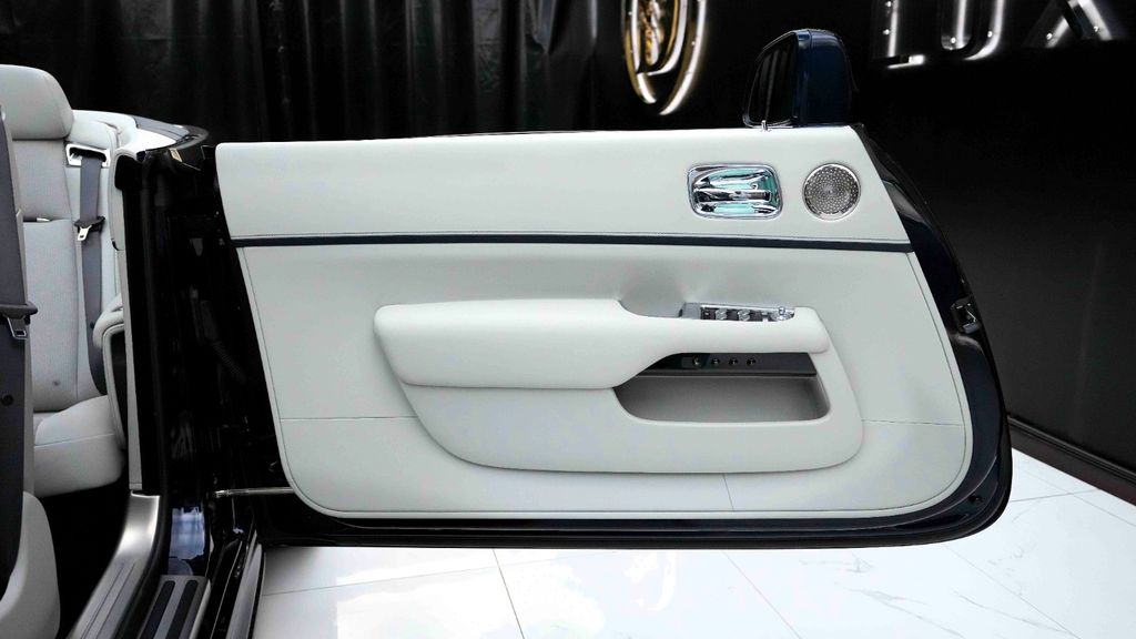 Rolls-Royce Dawn 2022