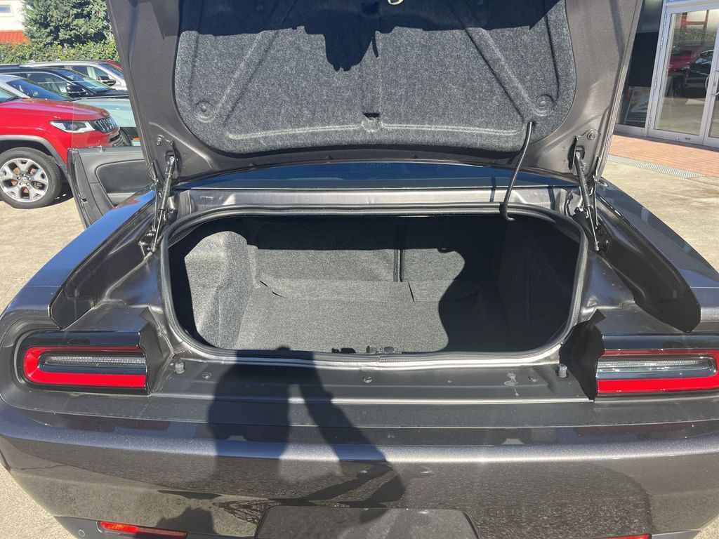 Dodge Challenger 2025