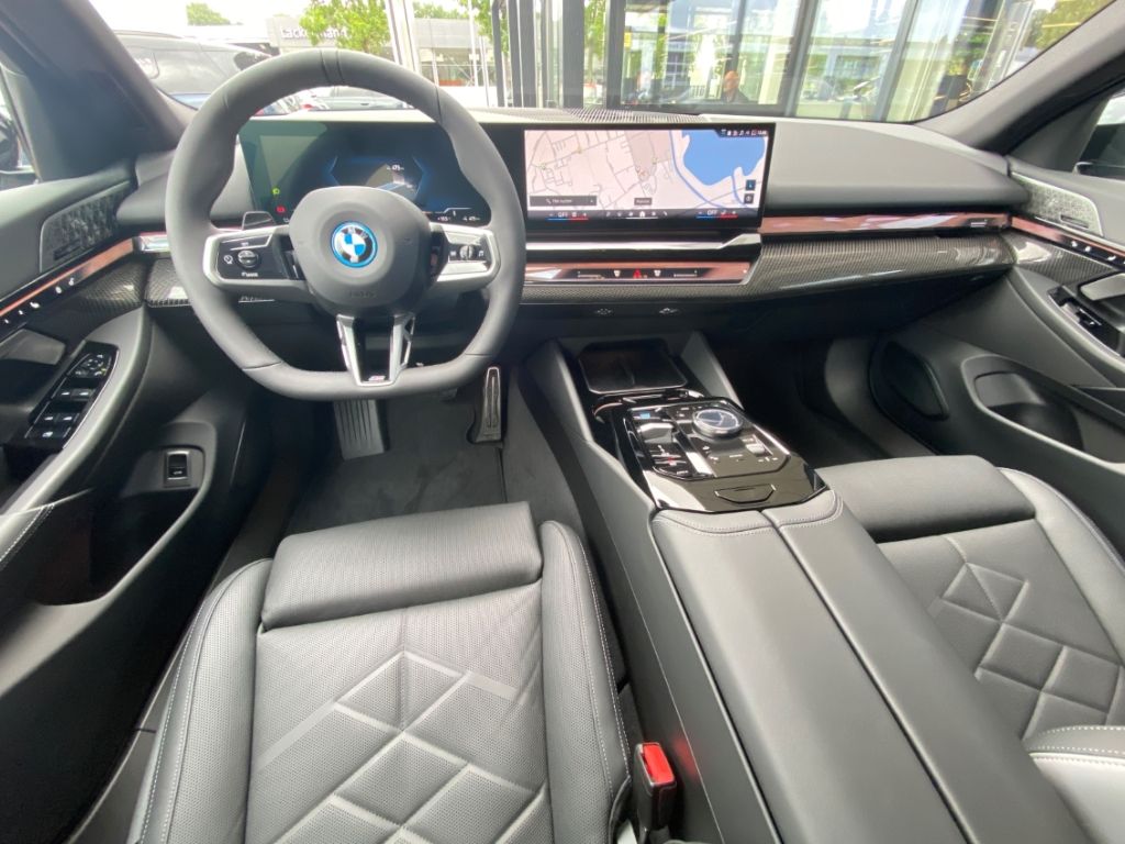BMW i5 2025