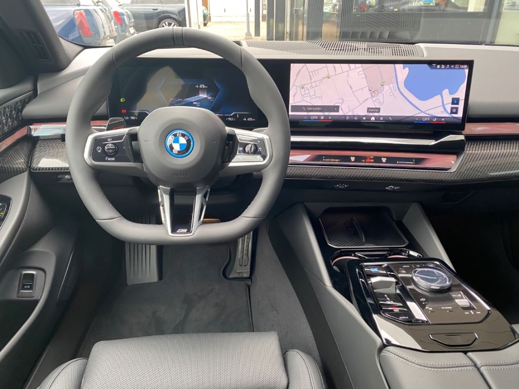 BMW i5 2025