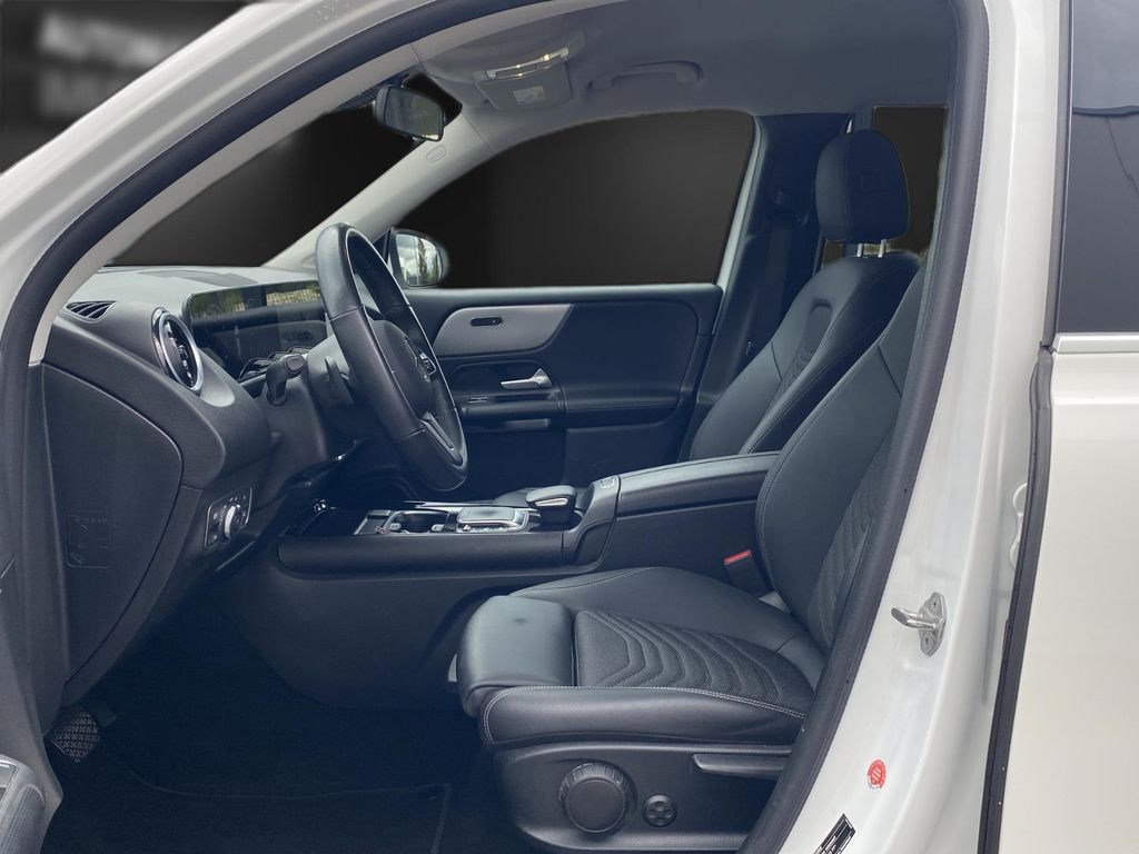 Mercedes-Benz GLB 180 2023