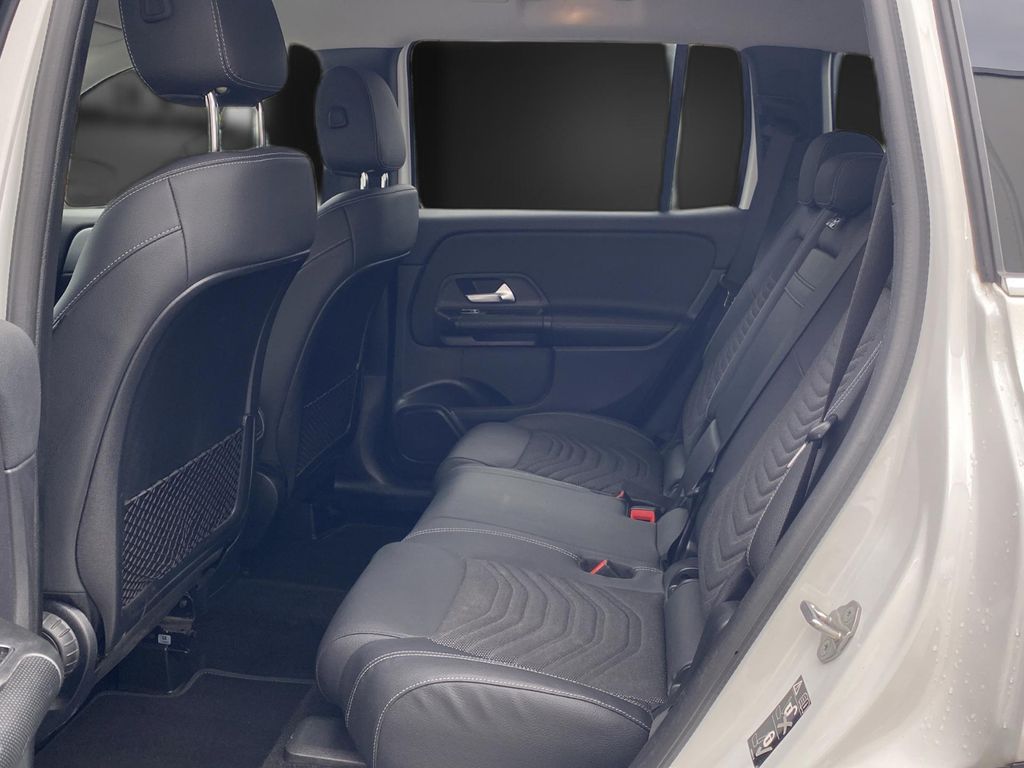 Mercedes-Benz GLB 180 2023