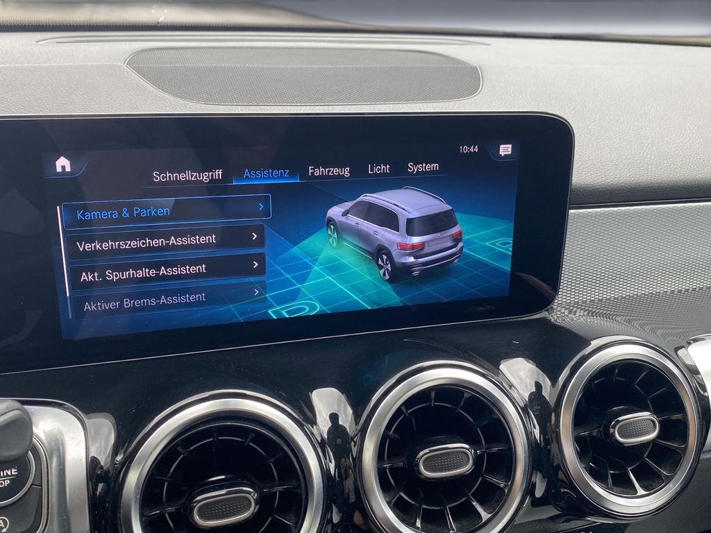 Mercedes-Benz GLB 180 2023