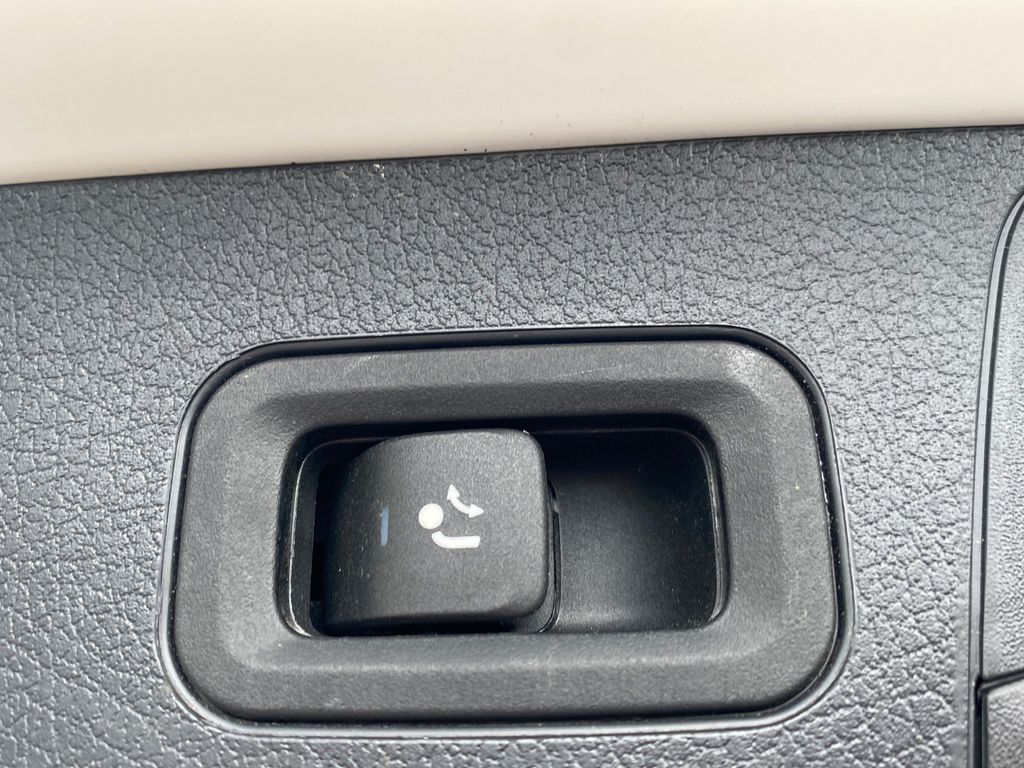 Mercedes-Benz GLB 180 2023