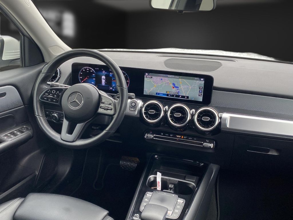 Mercedes-Benz GLB 180 2023