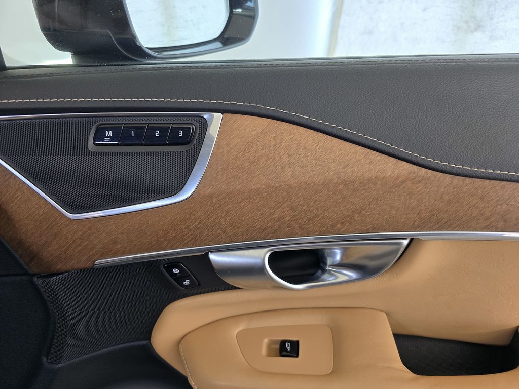 Volvo XC90 2019