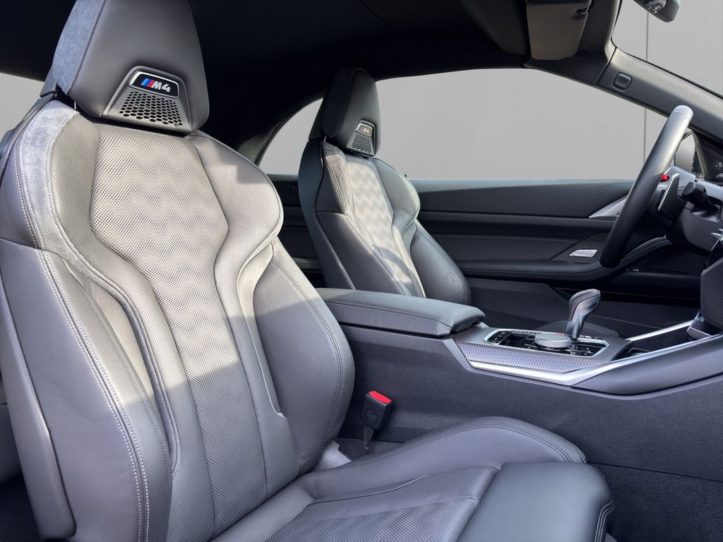 BMW M4 2025