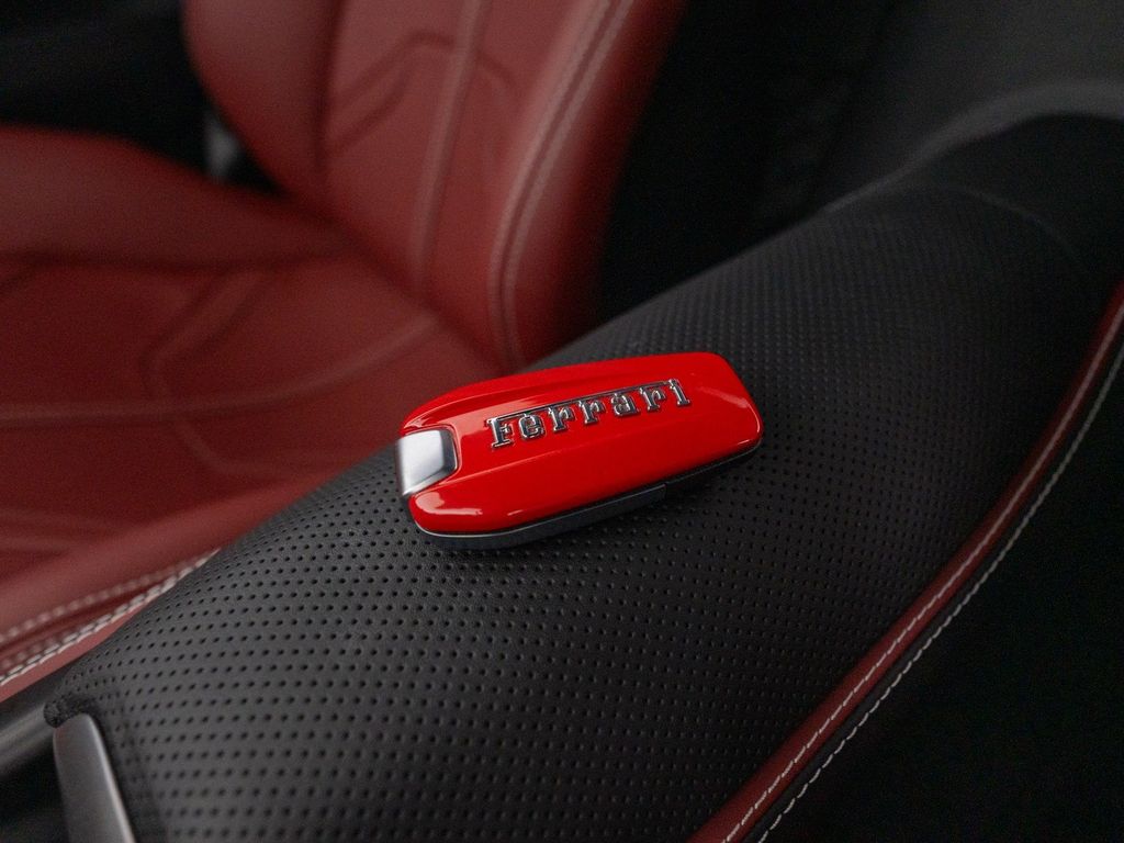 Ferrari 812 2023