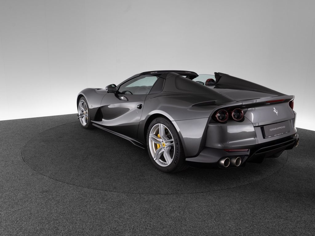 Ferrari 812 2023