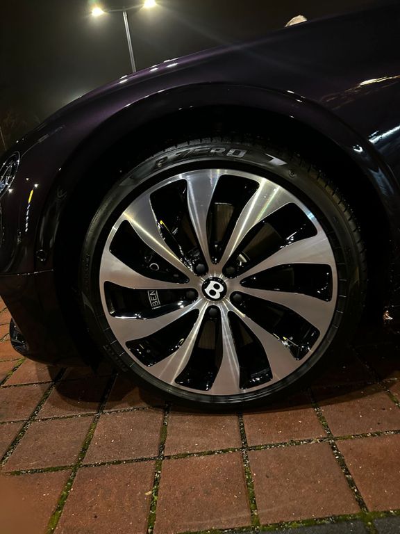 Bentley Continental GTC 2024