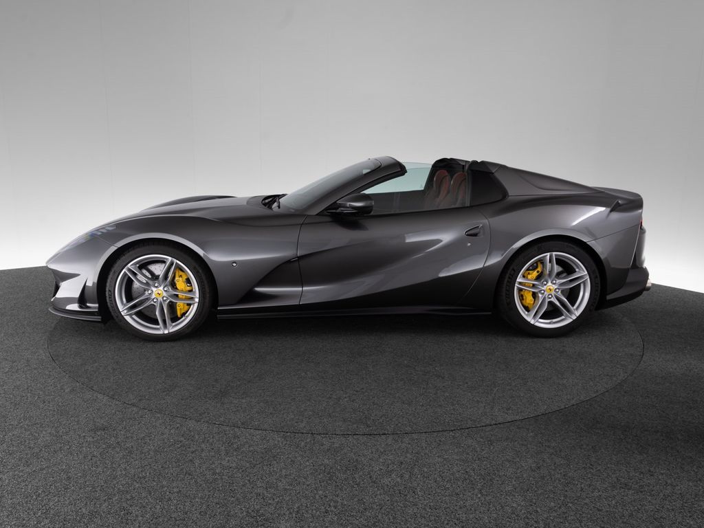 Ferrari 812 2023