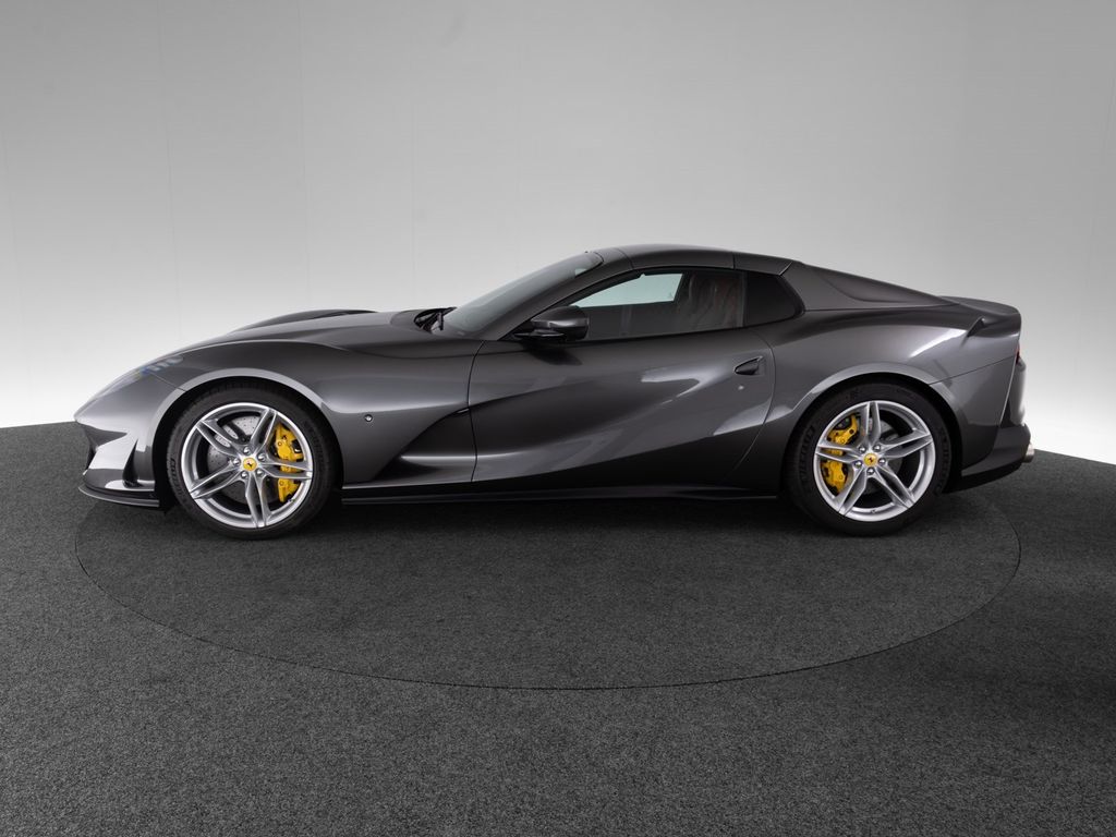 Ferrari 812 2023
