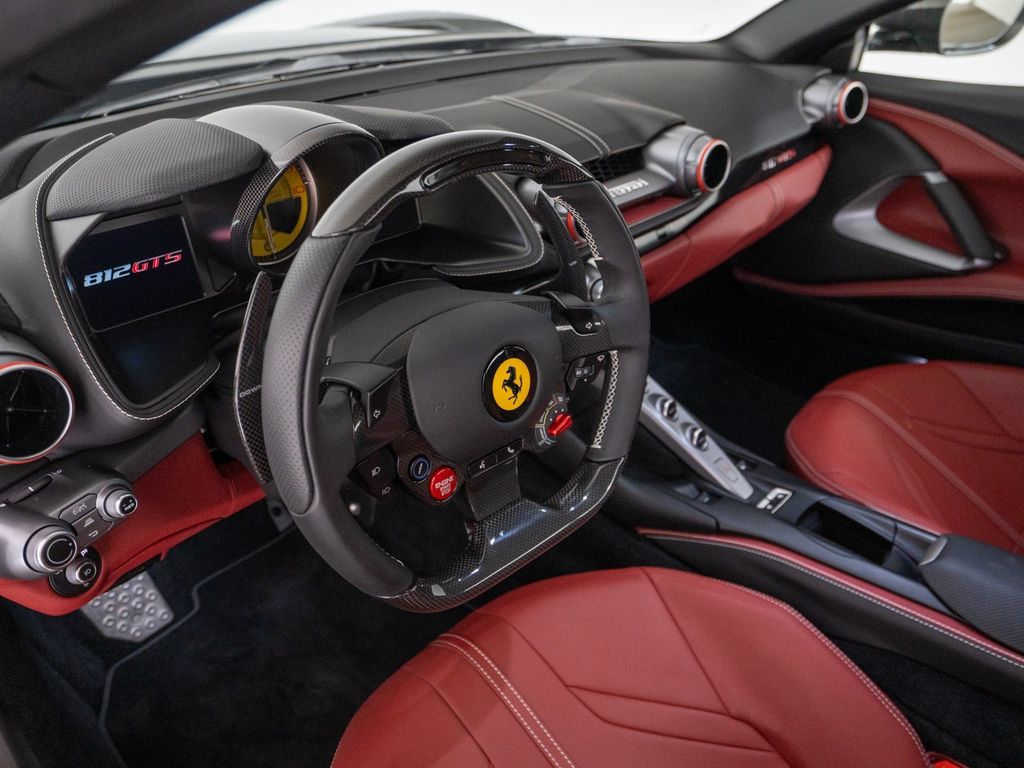 Ferrari 812 2023