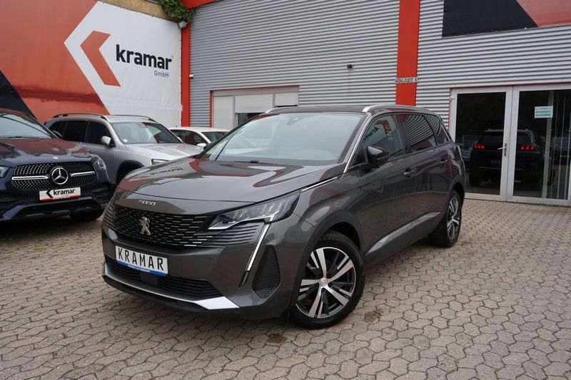 Peugeot 5008 2021
