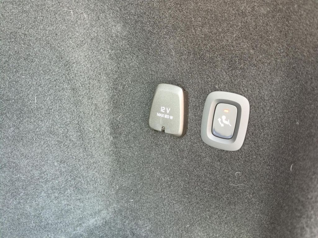 Volvo V60 Cross Country 2023