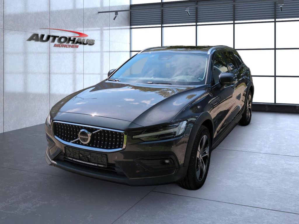 Volvo V60 Cross Country 2023