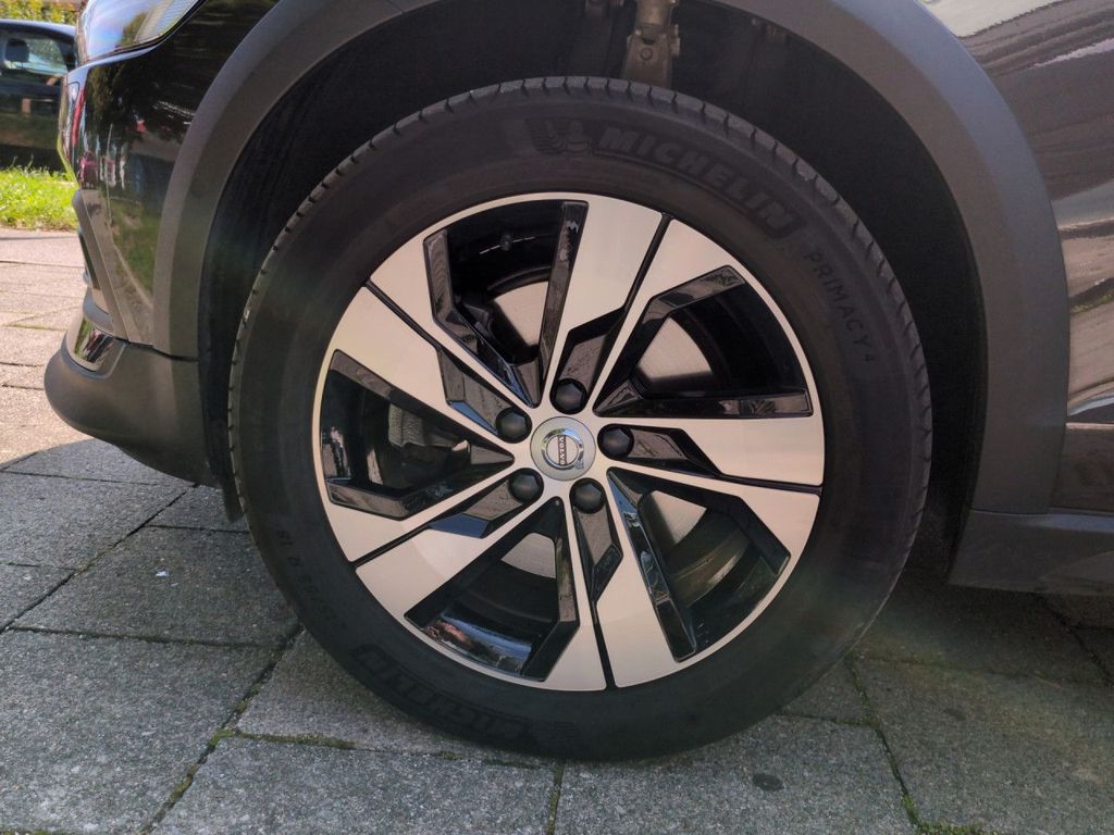 Volvo V60 Cross Country 2023
