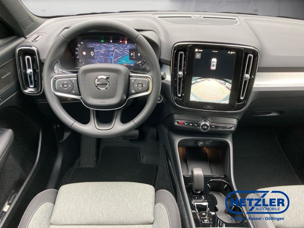 Volvo XC40 2025