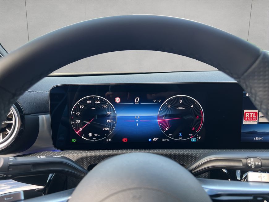 Mercedes-Benz CLA 180 2025