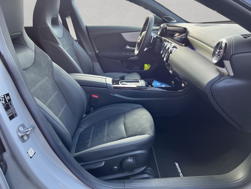 Mercedes-Benz CLA 180 2025