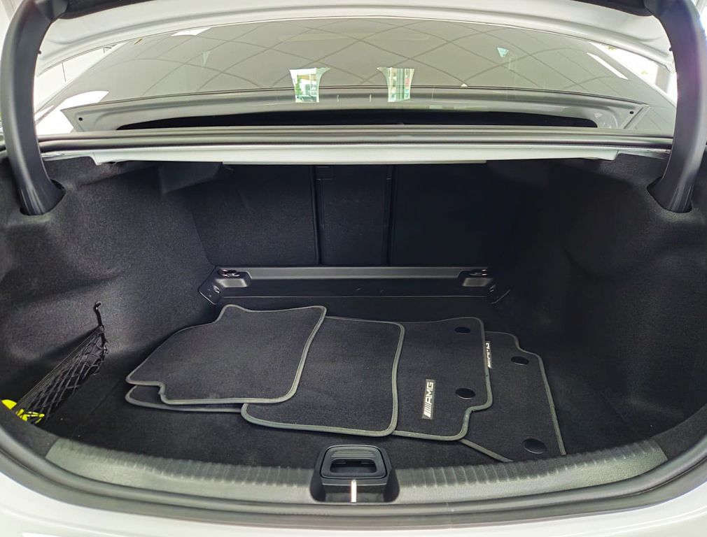 Mercedes-Benz C 300 2025