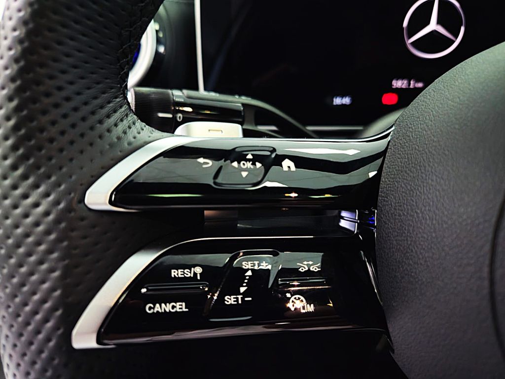 Mercedes-Benz C 300 2025