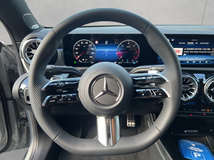 Mercedes-Benz CLA 180 2025