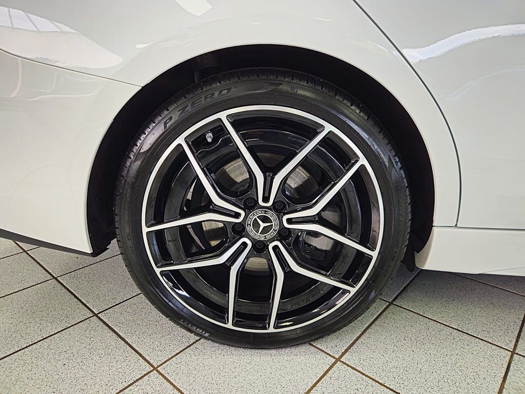 Mercedes-Benz C 300 2025