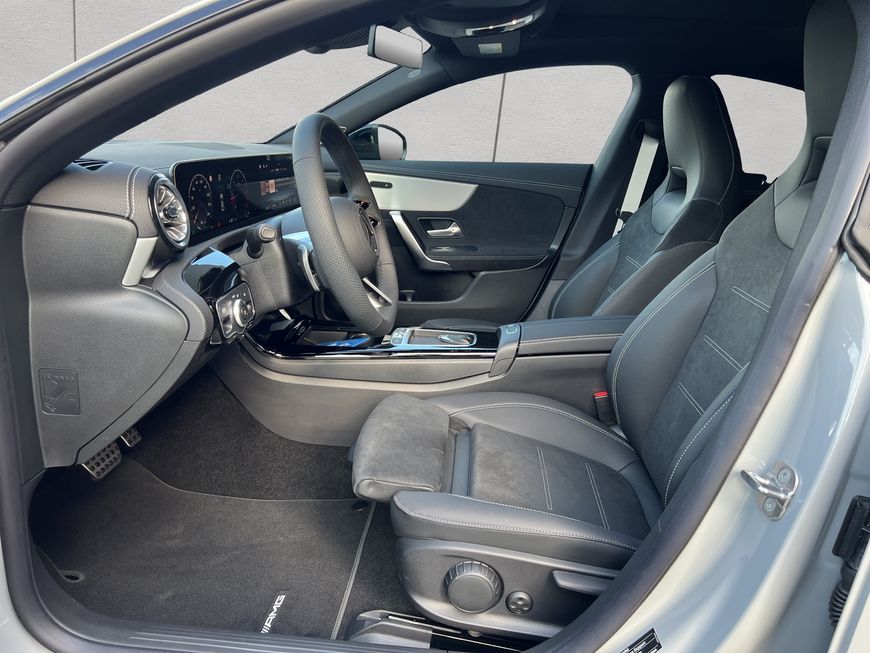 Mercedes-Benz CLA 180 2025