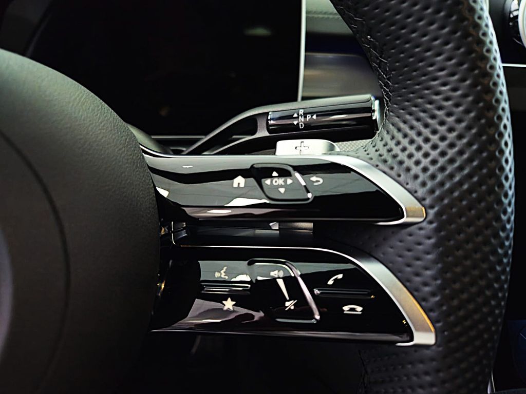 Mercedes-Benz C 300 2025