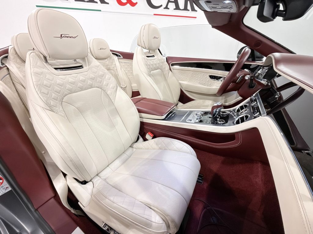 Bentley Continental GTC 2022