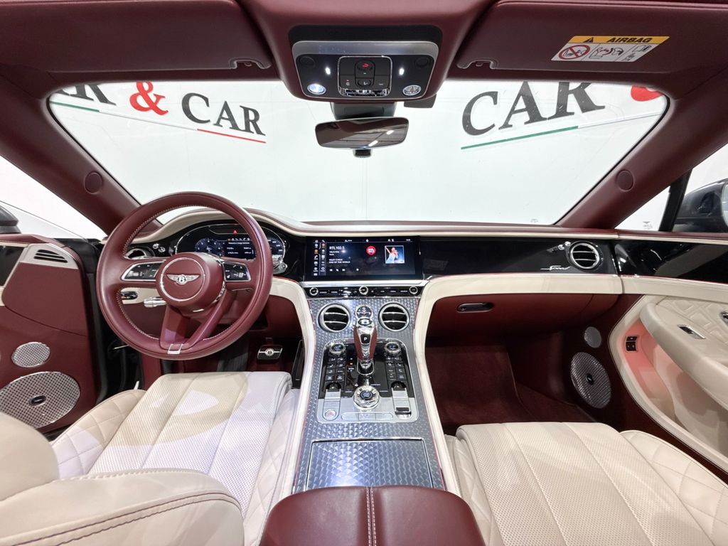 Bentley Continental GTC 2022