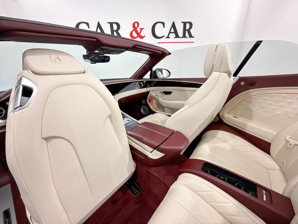 Bentley Continental GTC 2022
