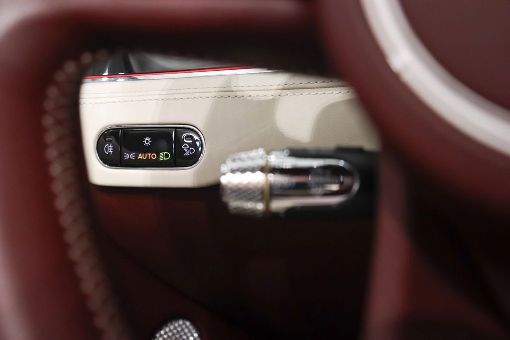 Bentley Continental GTC 2022