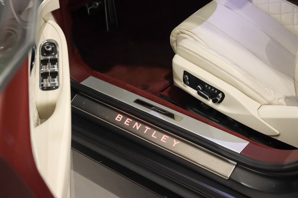 Bentley Continental GTC 2022