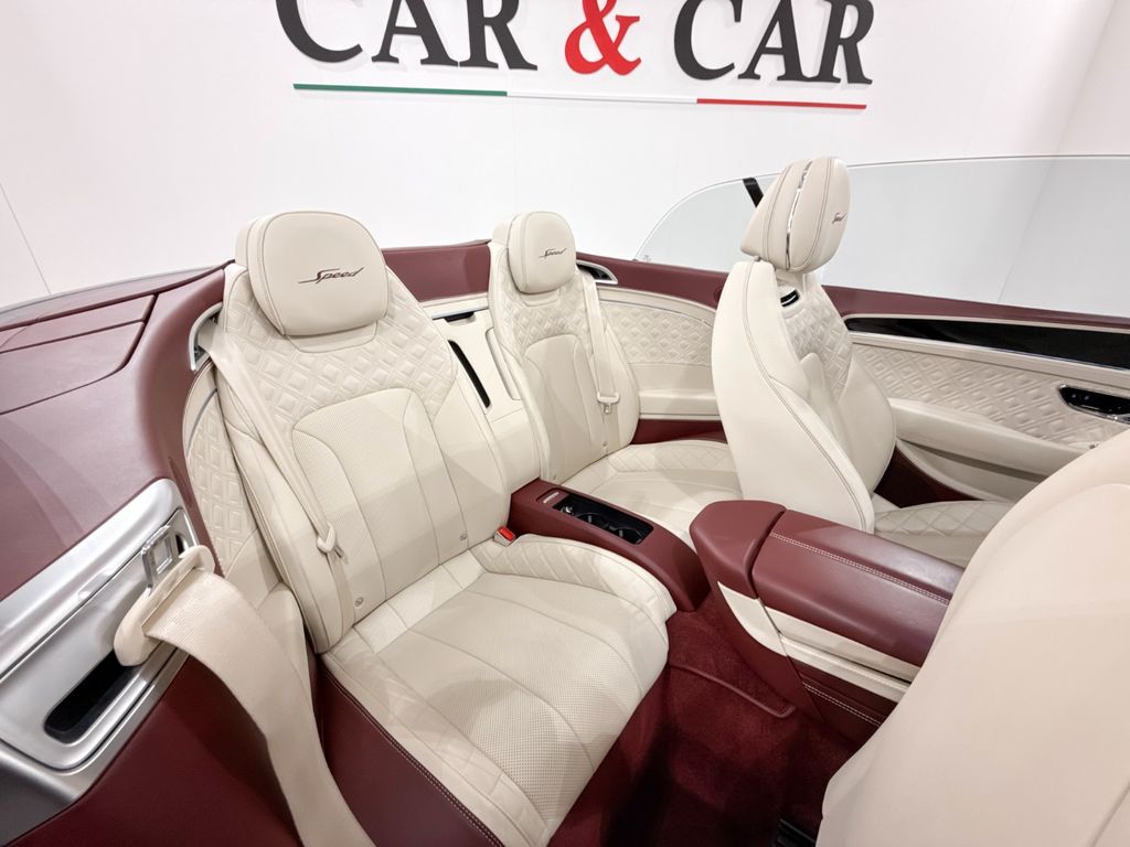 Bentley Continental GTC 2022